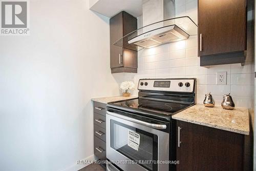 808 - 25 Town Centre Court, Toronto, ON - Indoor Photo Showing Kitchen