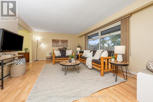 2129 Concession Rd 8 Road, Adjala-Tosorontio, ON - Indoor Photo Showing Living Room