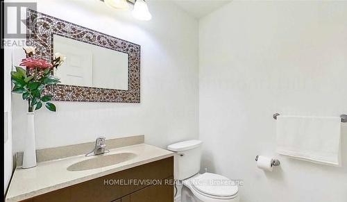 48 Routledge Drive, Richmond Hill, ON - Indoor Photo Showing Bathroom