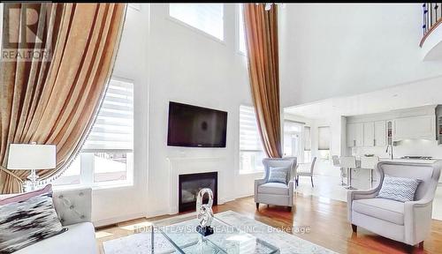 48 Routledge Drive, Richmond Hill, ON - Indoor Photo Showing Living Room With Fireplace