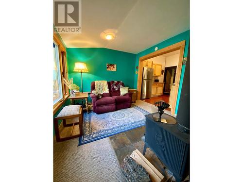 919 Edgewood Avenue, Nelson, BC - Indoor Photo Showing Living Room