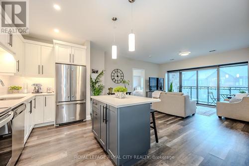 312 - 332 Gosling Gardens, Guelph (Guelph South), ON - Indoor Photo Showing Kitchen With Stainless Steel Kitchen With Upgraded Kitchen