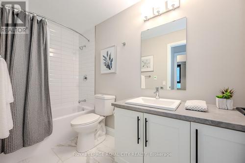 312 - 332 Gosling Gardens, Guelph (Guelph South), ON - Indoor Photo Showing Bathroom