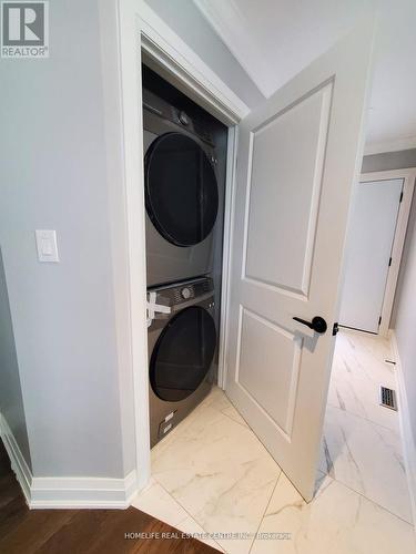 588 Stone Street, Oshawa, ON - Indoor Photo Showing Laundry Room