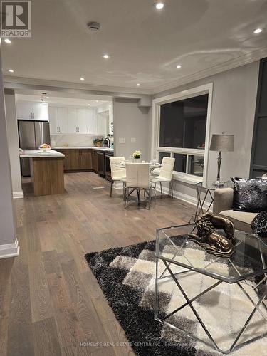 588 Stone Street, Oshawa, ON - Indoor Photo Showing Living Room