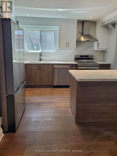 588 Stone Street, Oshawa, ON - Indoor Photo Showing Kitchen