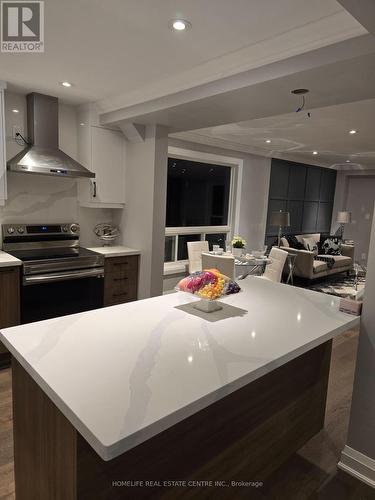 588 Stone Street, Oshawa, ON - Indoor Photo Showing Kitchen