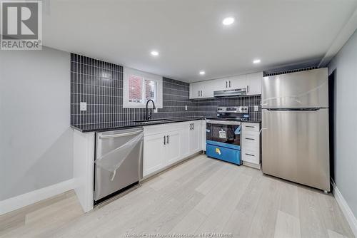 2533 Turner, Windsor, ON - Indoor Photo Showing Kitchen