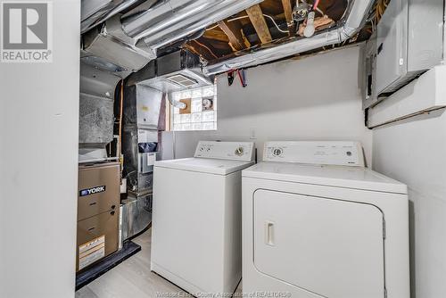 2533 Turner, Windsor, ON - Indoor Photo Showing Laundry Room