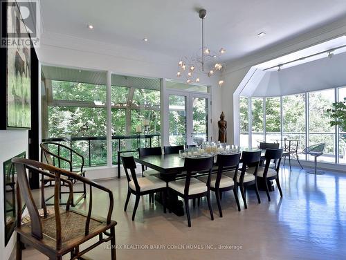 18 Timberglade Court, Toronto, ON - Indoor Photo Showing Dining Room