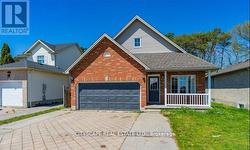 174 THURMAN CIRCLE N  London, ON N5V 4Z1