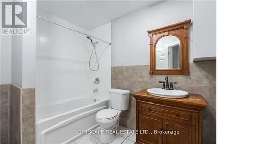 174 Thurman Circle N, London, ON - Indoor Photo Showing Bathroom