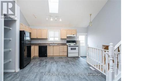 174 Thurman Circle N, London, ON - Indoor Photo Showing Kitchen