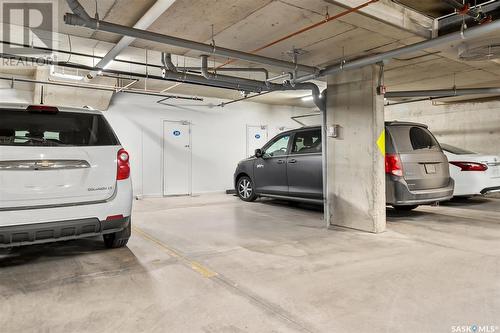 310 102 Armistice Way, Saskatoon, SK - Indoor Photo Showing Garage