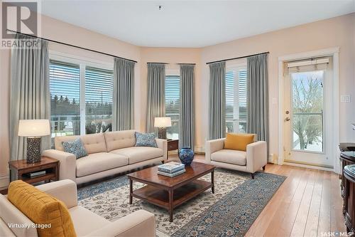 310 102 Armistice Way, Saskatoon, SK - Indoor Photo Showing Living Room