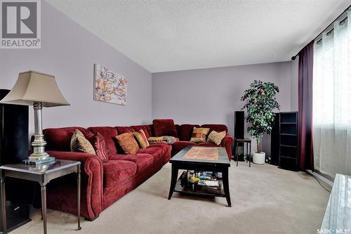 5371 2Nd Avenue N, Regina, SK - Indoor Photo Showing Living Room