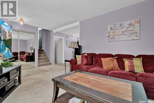 5371 2Nd Avenue N, Regina, SK - Indoor Photo Showing Living Room