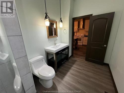 112 College Avenue South, Sarnia, ON - Indoor Photo Showing Bathroom