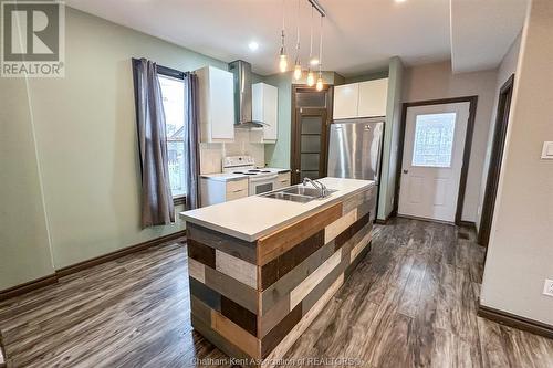 112 College Avenue South, Sarnia, ON - Indoor Photo Showing Kitchen With Double Sink