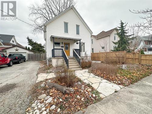 112 College Avenue South, Sarnia, ON - Outdoor