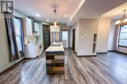 112 College Avenue South, Sarnia, ON - Indoor Photo Showing Kitchen