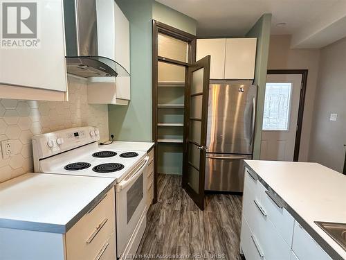 112 College Avenue South, Sarnia, ON - Indoor Photo Showing Kitchen