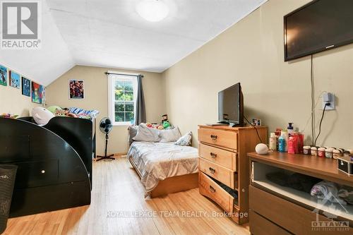 3506 Mcbean Street, Ottawa, ON - Indoor Photo Showing Bedroom