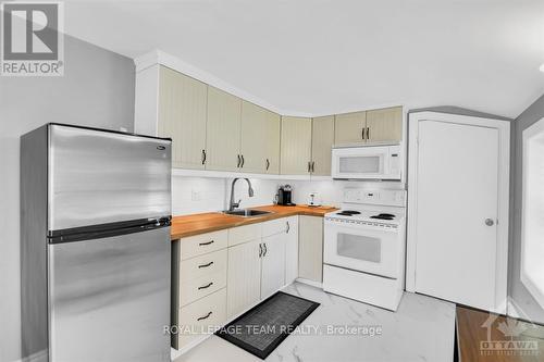 3506 Mcbean Street, Ottawa, ON - Indoor Photo Showing Kitchen