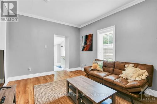 3506 Mcbean Street, Ottawa, ON - Indoor Photo Showing Living Room