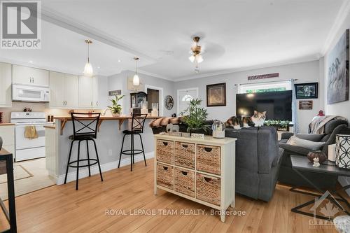 3506 Mcbean Street, Ottawa, ON - Indoor Photo Showing Kitchen