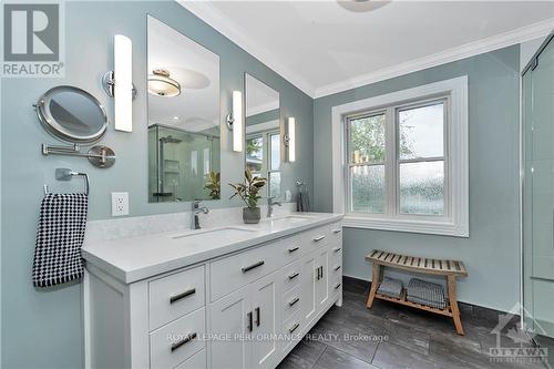 695 Merkley Drive, Ottawa, ON - Indoor Photo Showing Bathroom