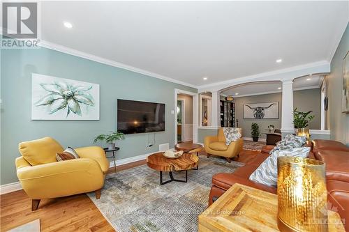 695 Merkley Drive, Ottawa, ON - Indoor Photo Showing Living Room