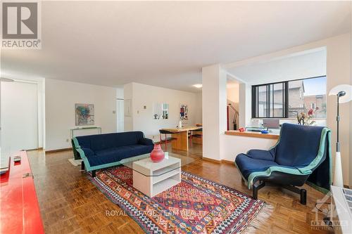 204 - 40 Arthur Street, Ottawa, ON - Indoor Photo Showing Living Room