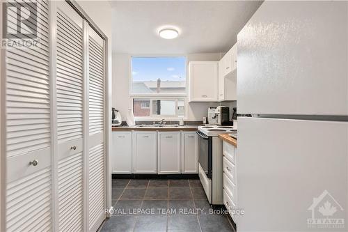 204 - 40 Arthur Street, Ottawa, ON - Indoor Photo Showing Kitchen With Double Sink