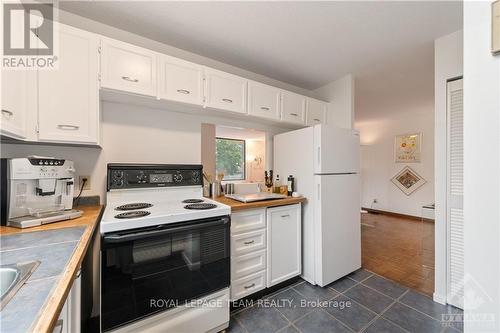 204 - 40 Arthur Street, Ottawa, ON - Indoor Photo Showing Kitchen