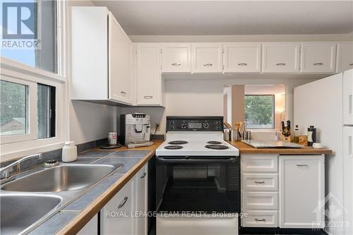 204 - 40 Arthur Street, Ottawa, ON - Indoor Photo Showing Kitchen With Double Sink