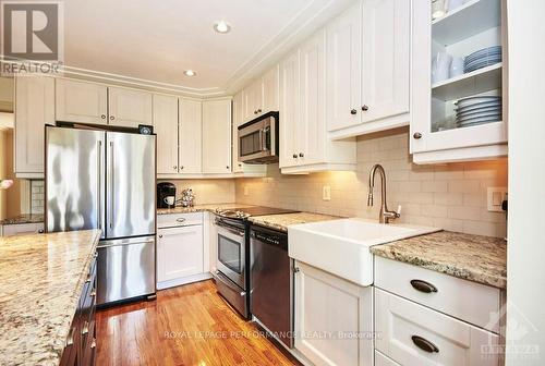 125 Lansdowne Road S, Ottawa, ON - Indoor Photo Showing Kitchen With Upgraded Kitchen