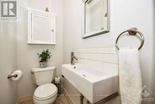 125 Lansdowne Road S, Ottawa, ON - Indoor Photo Showing Bathroom