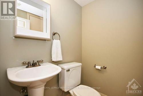 125 Lansdowne Road S, Ottawa, ON - Indoor Photo Showing Bathroom