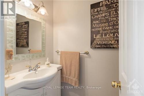 368 Duval Lane, Ottawa, ON - Indoor Photo Showing Bathroom