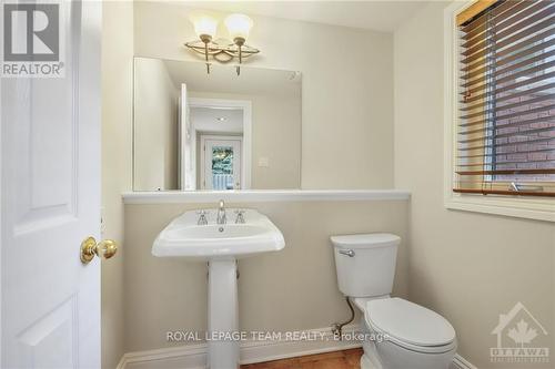 663 Westminster Avenue, Ottawa, ON - Indoor Photo Showing Bathroom