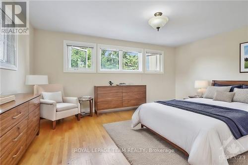 663 Westminster Avenue, Ottawa, ON - Indoor Photo Showing Bedroom