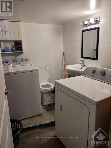 385-387 Regent Street, Hawkesbury, ON - Indoor Photo Showing Laundry Room