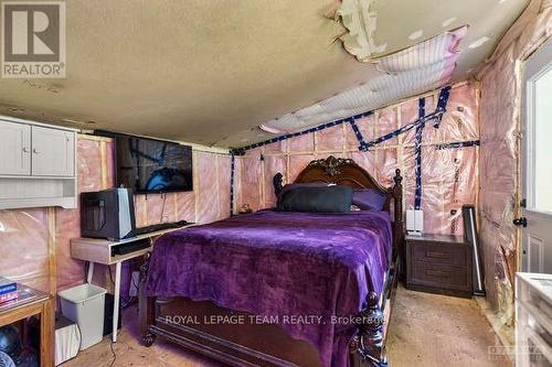 6804 6Th Concession Road W, Elizabethtown-Kitley, ON - Indoor Photo Showing Bedroom