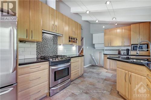 1861 Dorset Drive, Ottawa, ON - Indoor Photo Showing Kitchen With Stainless Steel Kitchen