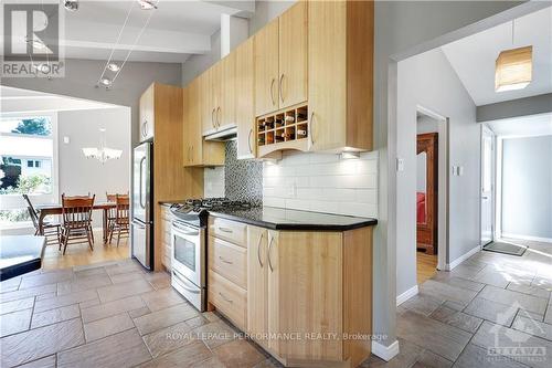 1861 Dorset Drive, Ottawa, ON - Indoor Photo Showing Kitchen