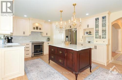 3804 Marble Canyon Crescent, Ottawa, ON - Indoor Photo Showing Kitchen With Upgraded Kitchen