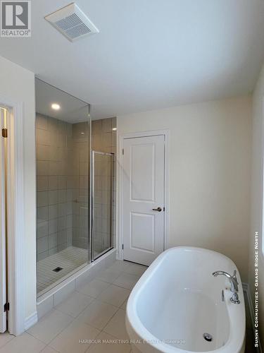 680 Grand Ridge Avenue, Oshawa, ON - Indoor Photo Showing Bathroom