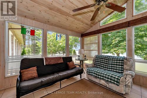 6 Rideau Lane, North Grenville, ON - Indoor Photo Showing Living Room