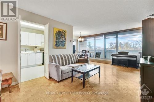 209 - 265 Poulin Avenue, Ottawa, ON - Indoor Photo Showing Living Room